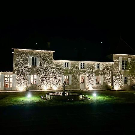 Chateau De Lafont Suites Saint-Vivien  Exterior photo