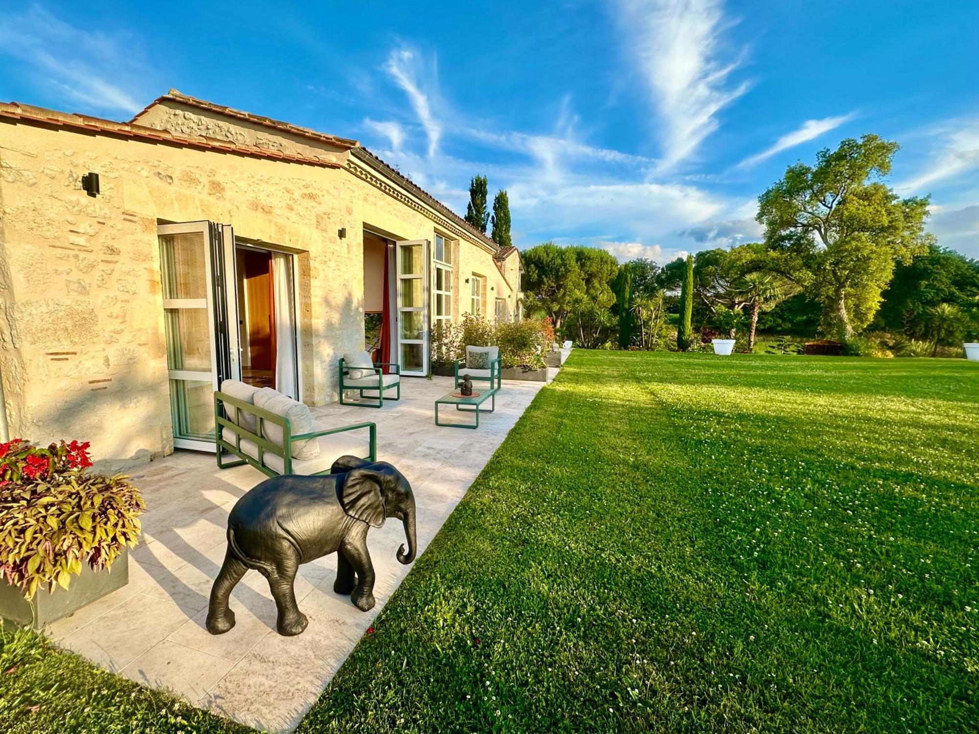 Chateau De Lafont Suites Saint-Vivien  Exterior photo