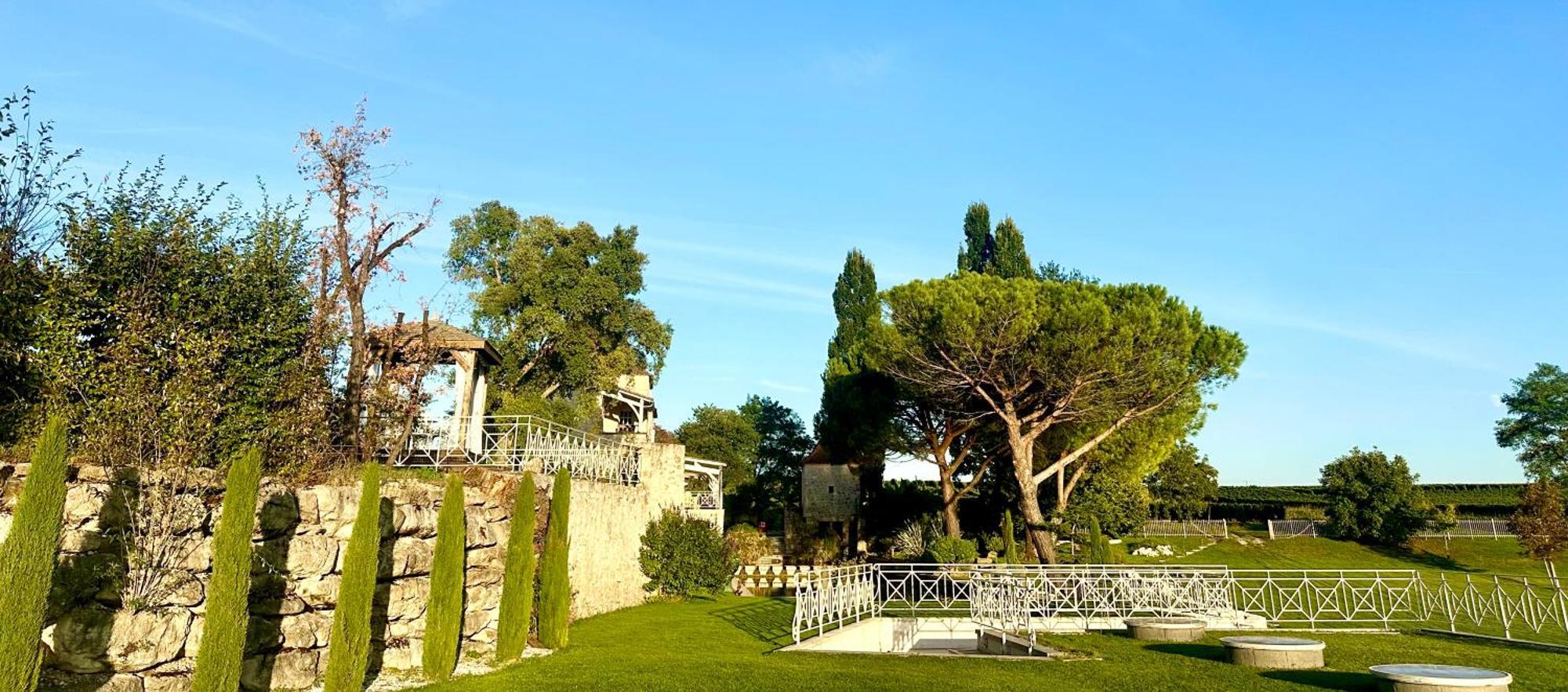 Chateau De Lafont Suites Saint-Vivien  Exterior photo