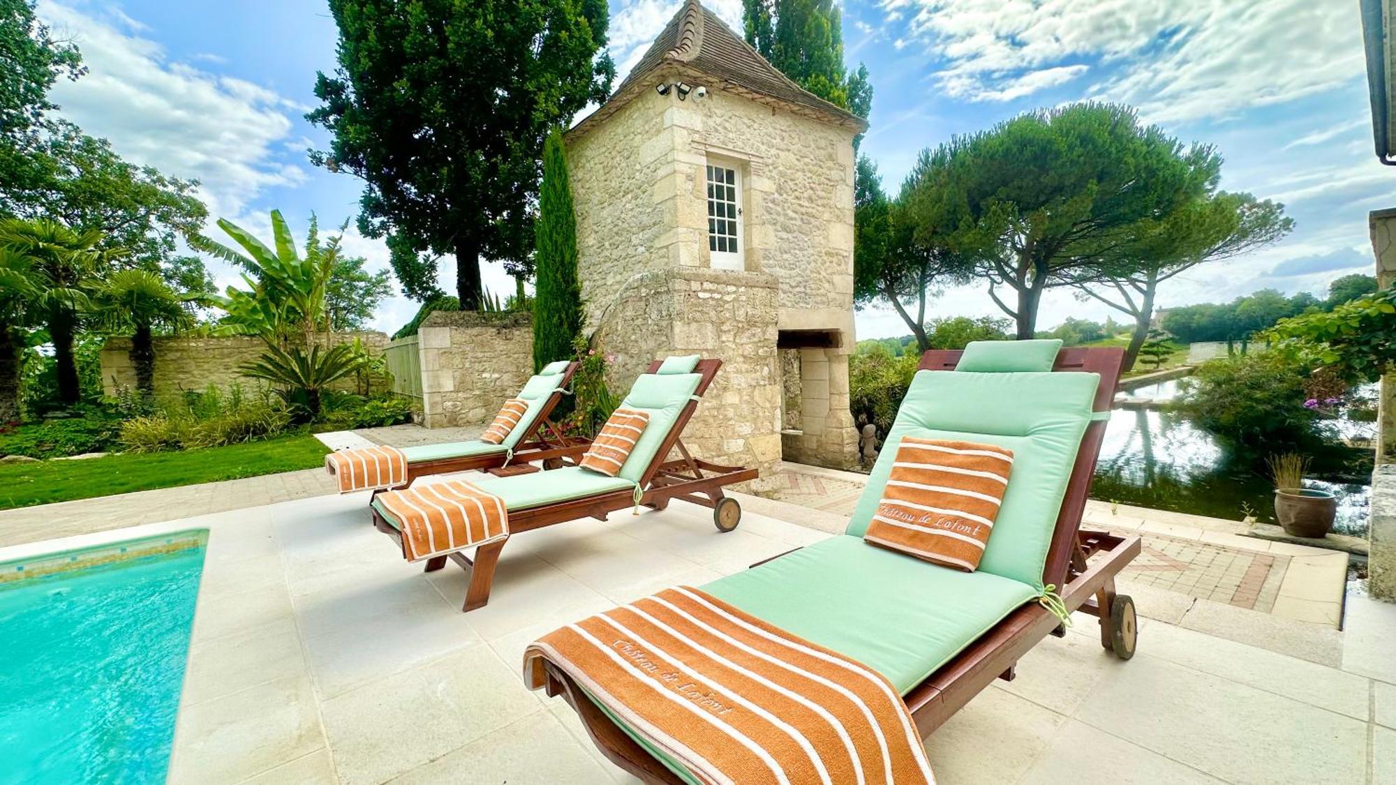 Chateau De Lafont Suites Saint-Vivien  Exterior photo