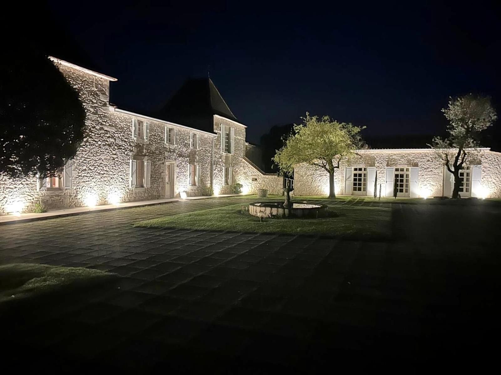 Chateau De Lafont Suites Saint-Vivien  Exterior photo